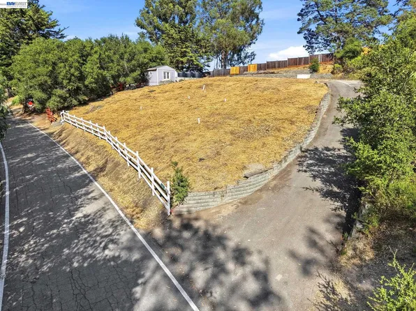 6733 Sunnyslope Ave, Castro Valley, CA 94552