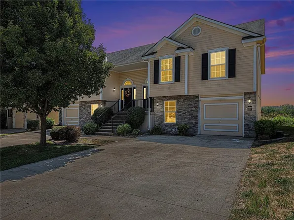 1227 NW Ashley Ln, Grain Valley, MO 64029