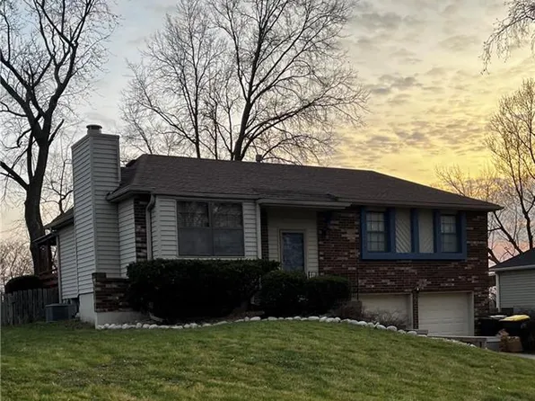 5212 NW Downing St, Blue Springs, MO 64015