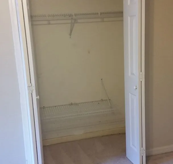 8 Saint Ives Ct — Photo 25