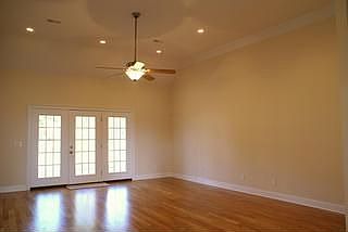 2nd image of 1084 Willow Creek Dr