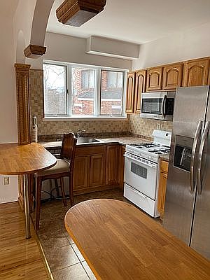 4th image of 2742 Haring St #1