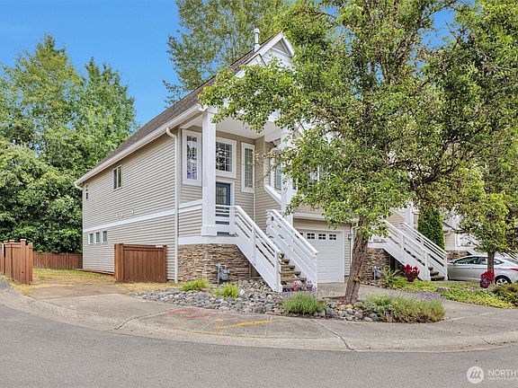 2nd image of 20454 137th Avenue SE