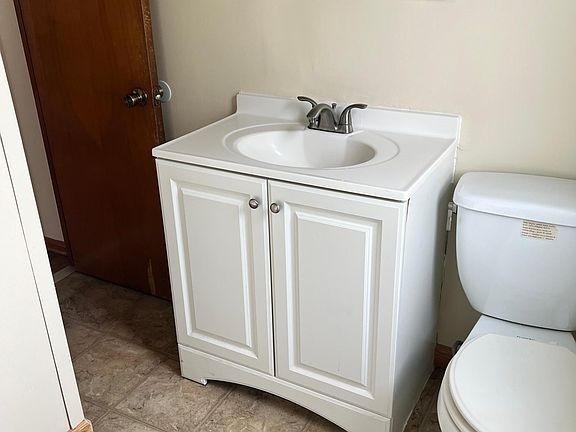 3rd image of 262 Marion Dr
