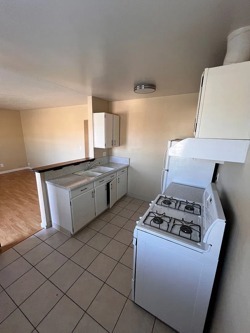 1924-1938 Florida Ct — Photo 3