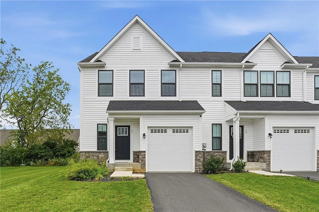 3 bed, 2.5 bath, 2360 sqft, $3,050 — Photo 1