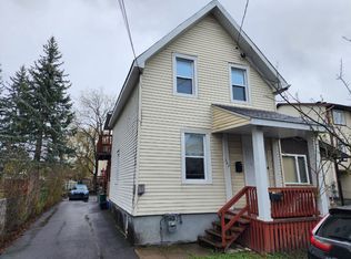 262 Carillon St #2, Ottawa, ON K1L 5X6