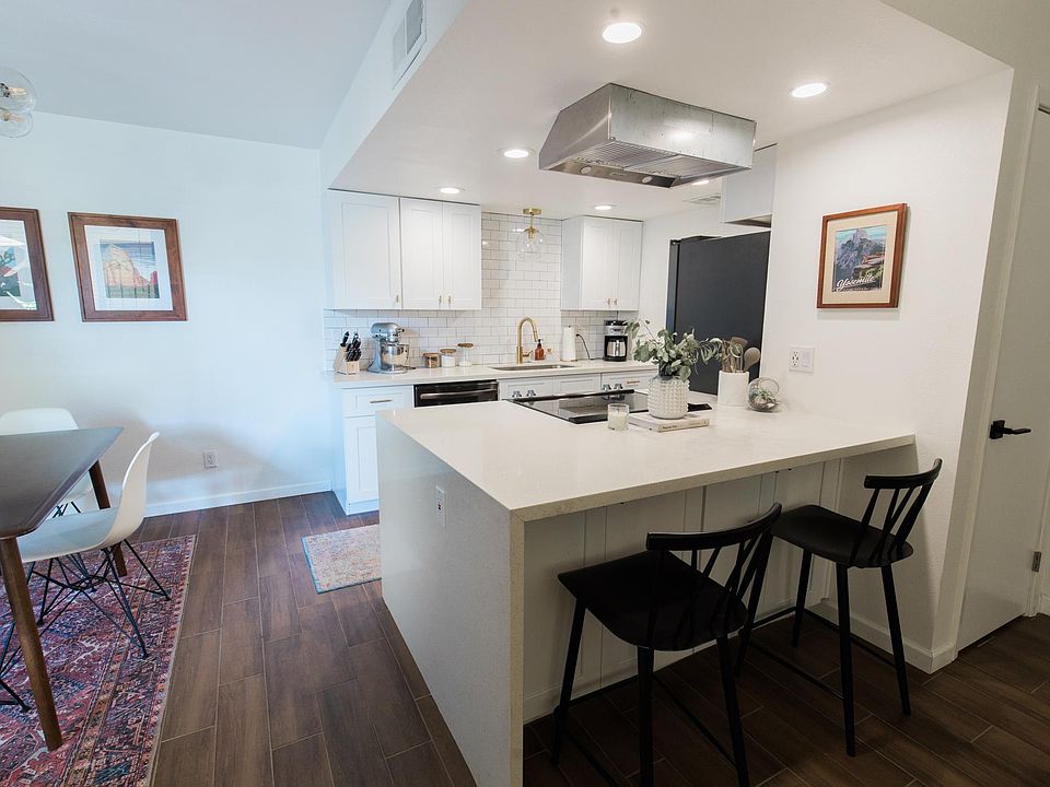 1st image of 3030 E Clarendon Ave Unit 8