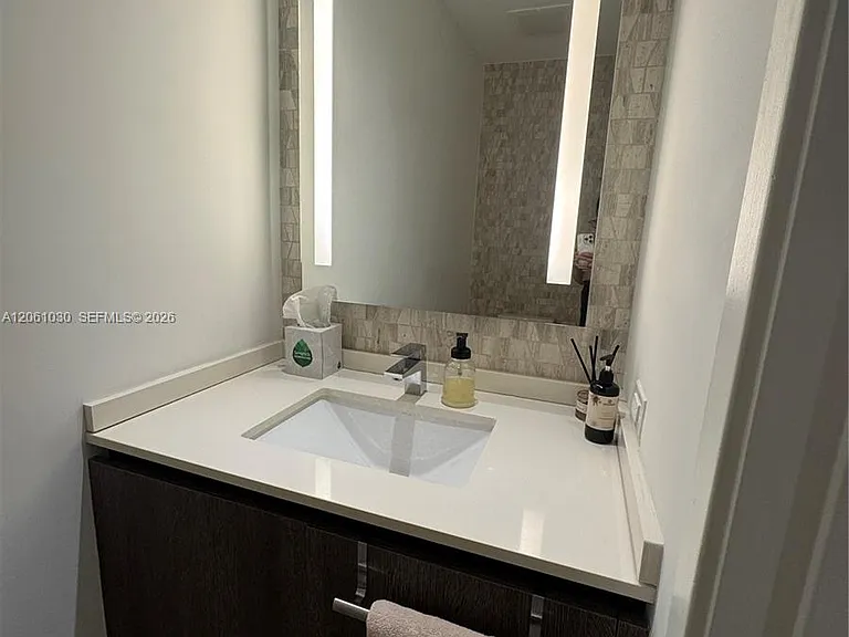 88 SW 7th St #805 — Photo 10