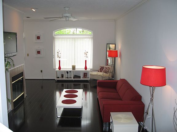3rd image of 8627 Timber Park Dr