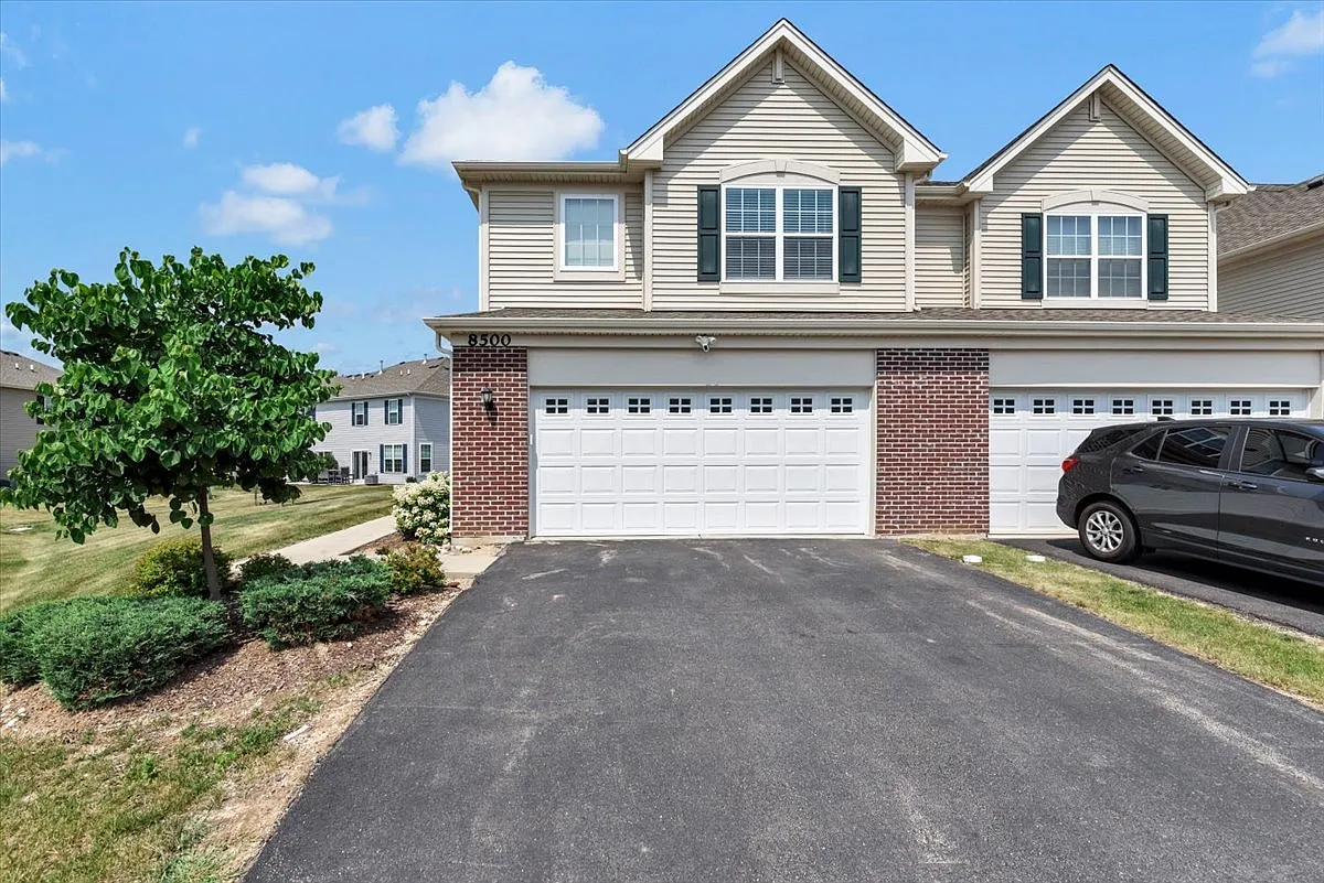 3 bed, 2.5 bath, 1757 sqft, $2,500 — Photo 1