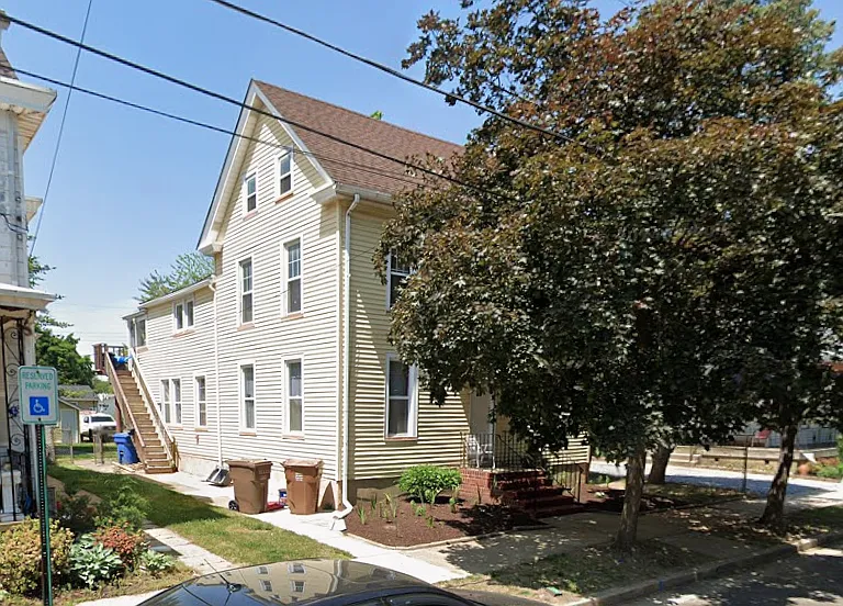 120 Allen St #2 — Photo 1