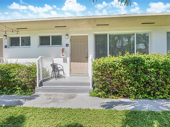 2nd image of 1050 E Bay Harbor Dr #4W