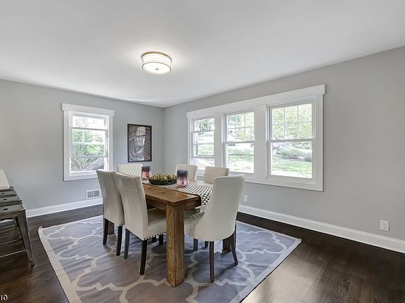 4th image of 24 Lowell Pl