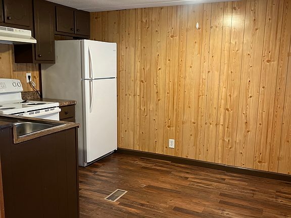 2nd image of 130 Fleming Ln
