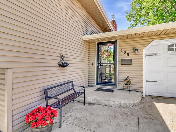 4th image of 409 Oak Way