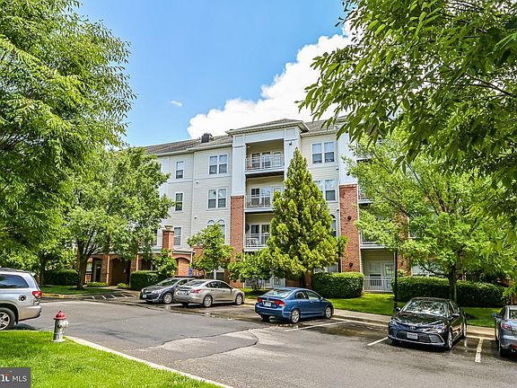 3rd image of 2911 Deer Hollow Way Unit 219