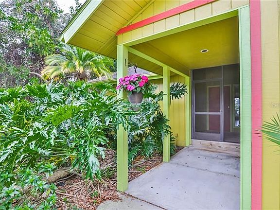3rd image of 2128 Cambridge Dr