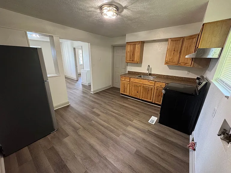 1155 McFarland St — Photo 10