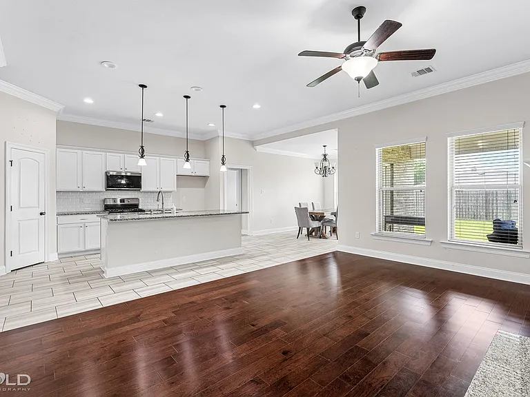 1943 Valdemar Pl — Photo 20