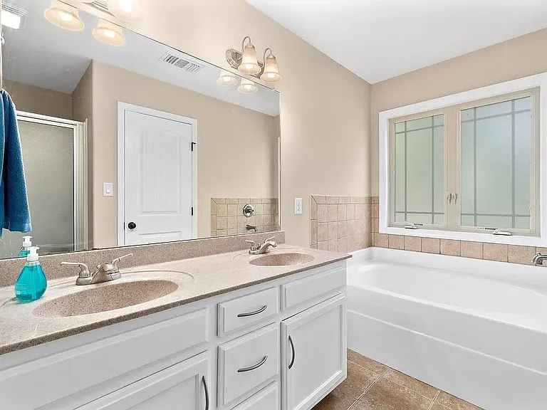 2231 Fairfax Dr — Photo 30