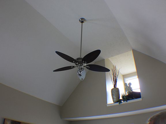 3rd image of 5009 Roberta Pl
