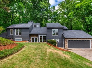 884 Oakhaven Dr, Roswell, GA 30075
