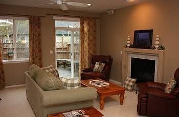 2nd image of 2051 NE 52nd Ave