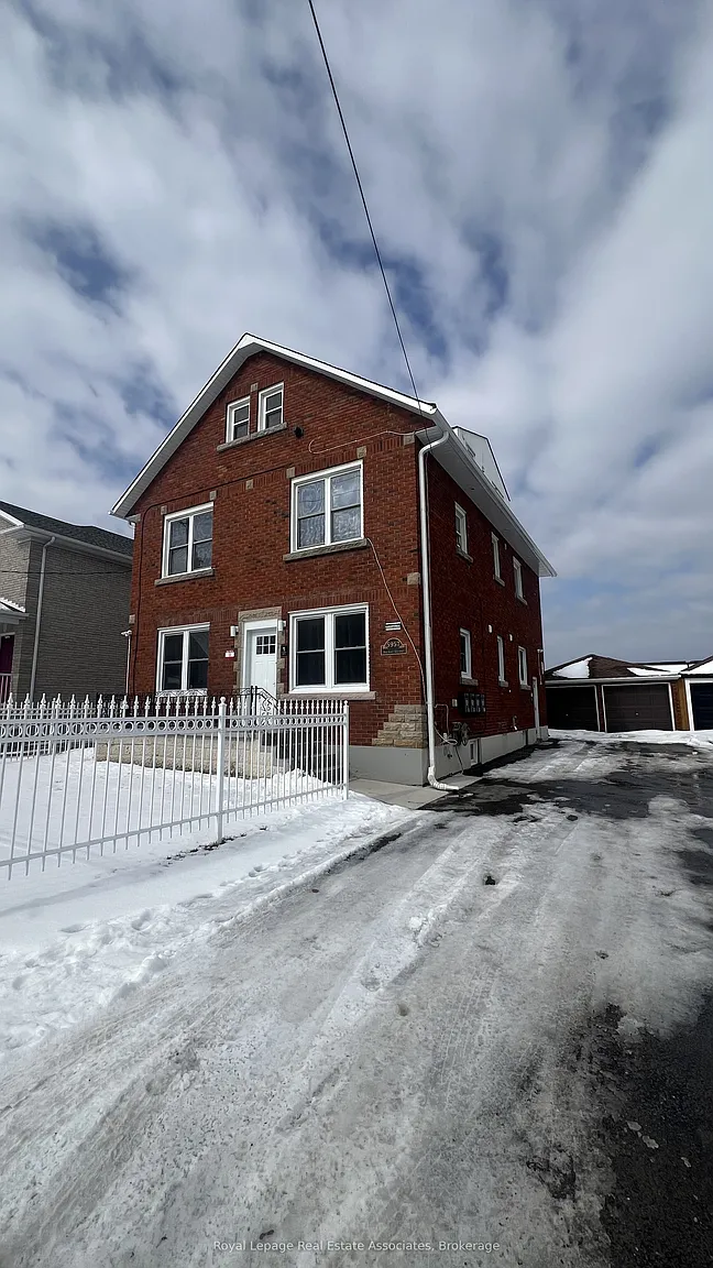 5957 Barker St Unit 3 photo 1