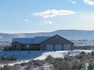 830 Hideaway Rd, Yakima, WA 98908