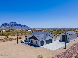 979 E Saddle Butte St, Apache Junction, AZ 85119