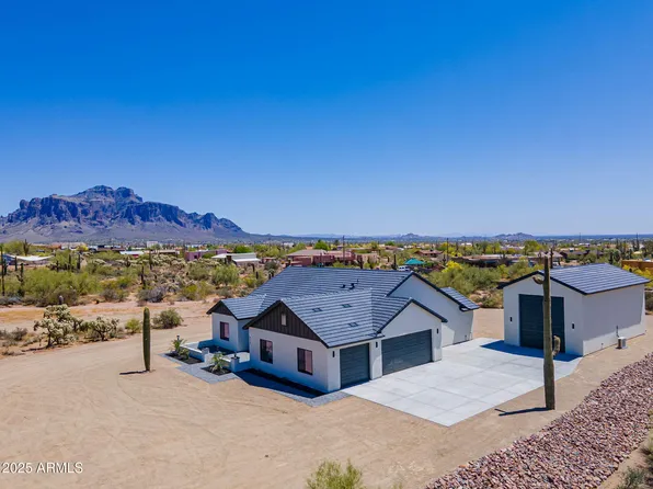 979 E SADDLE BUTTE Street, Apache Junction, AZ 85119