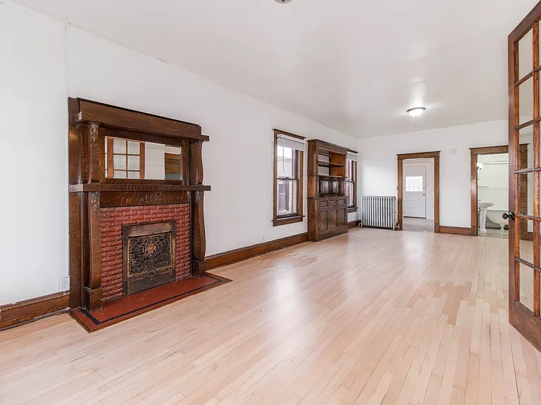 1110 Saint Paul St — Photo 6