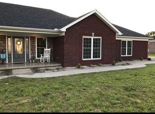 108 Presley Dr, Bardstown, KY 40004