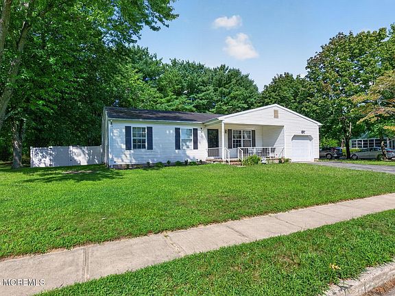 3rd image of 370 Elm Lane