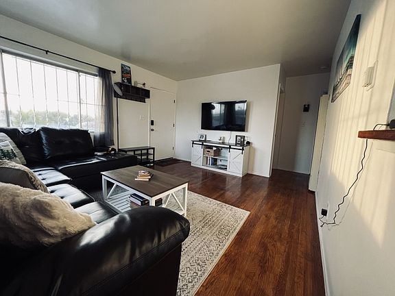 3rd image of 137 Madison Ave #2