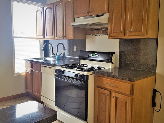 5th image of 368 Communipaw Ave #2