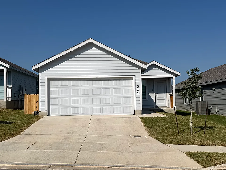 324 Kayden Ct