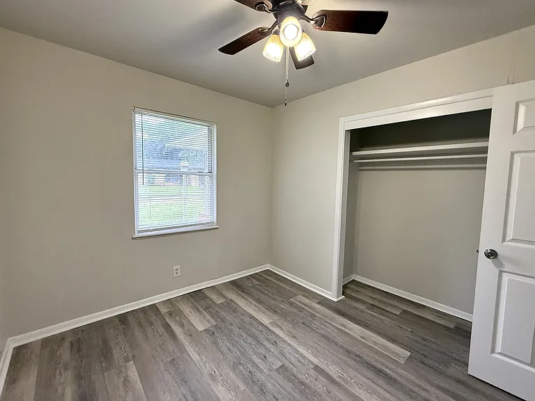 525 Cottonwood St — Photo 10