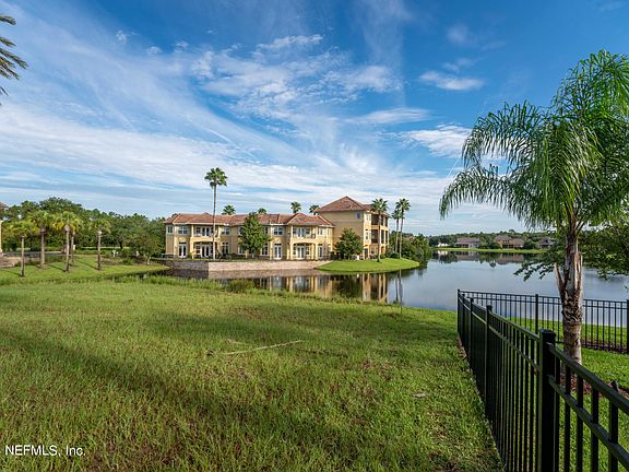 3rd image of 715 PROMENADE POINTE Drive