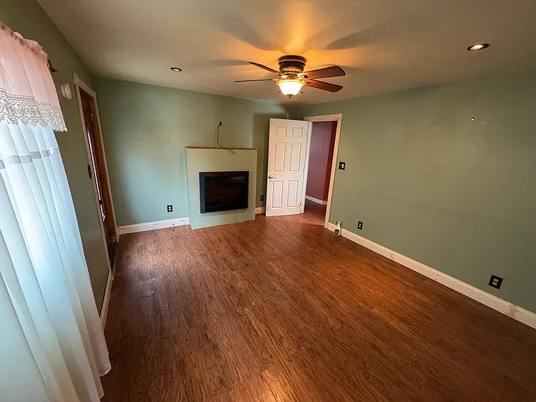 1130 W Norwegian St — Photo 7