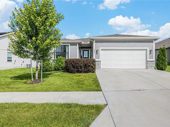 20854 W 190th Pl, Spring Hill, KS 66083