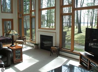 415 E Lake Mitchell Dr, Cadillac, MI 49601