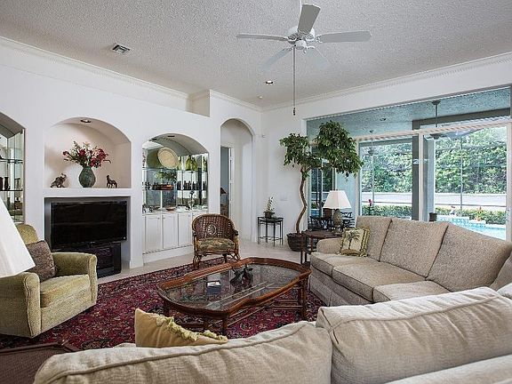 4th image of 1449 W Island Club Sq