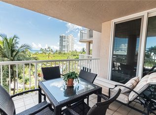 40 Seagate Dr APT 201-A, Naples, FL 34103
