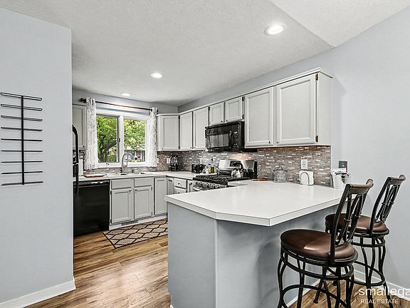 4th image of 886 Harvest Dr