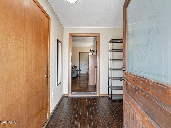 4th image of 119 James Ave