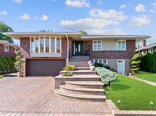 521 Hungry Harbor Rd, Valley Stream, NY 11581