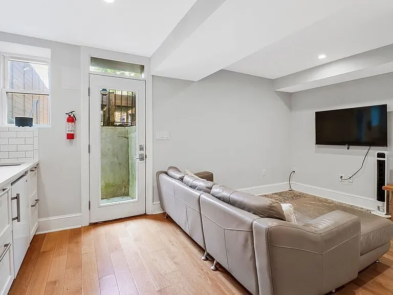1349 Newton St NW #2 — Photo 4