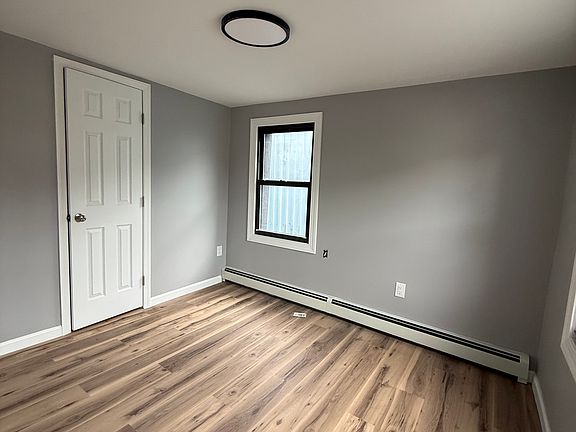 3rd image of 128 Campbell Ave Floor 1